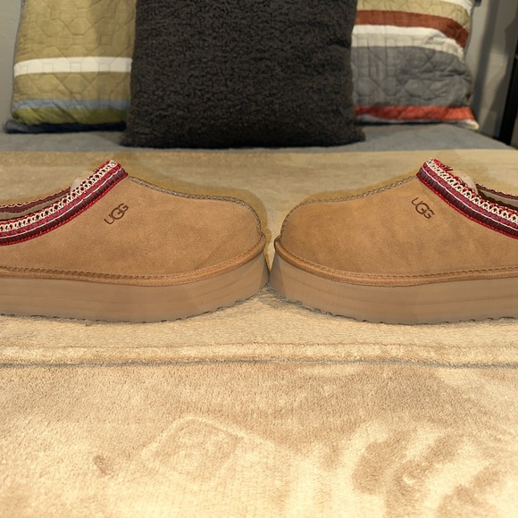 Women’s Size 9 Ugg Tazz Platform Slippers. BRAND NEW NEVER WORN! Not FAKE! - Picture 2 of 10